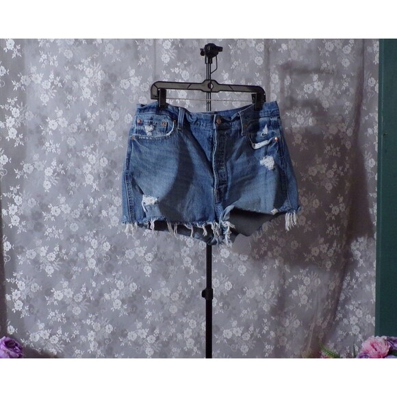 Gap Denim Shorts Cheeky High Rise Button Fly Light Wash Distressed Size 33 16R - Picture 1 of 4